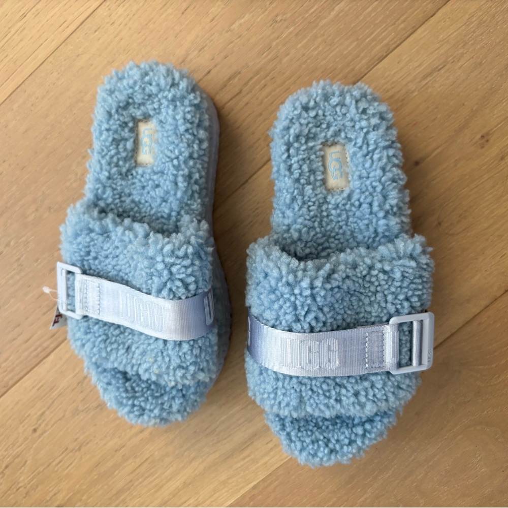 Ugg blue slippers platform size 6 women’s